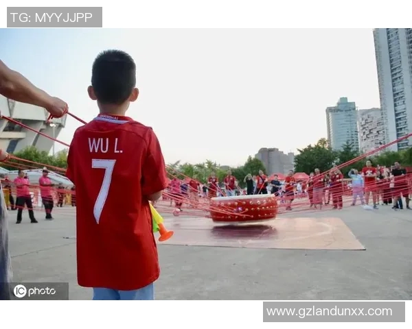 卡拉巴与希腊人对决揭幕赛精彩纷呈引发球迷热议